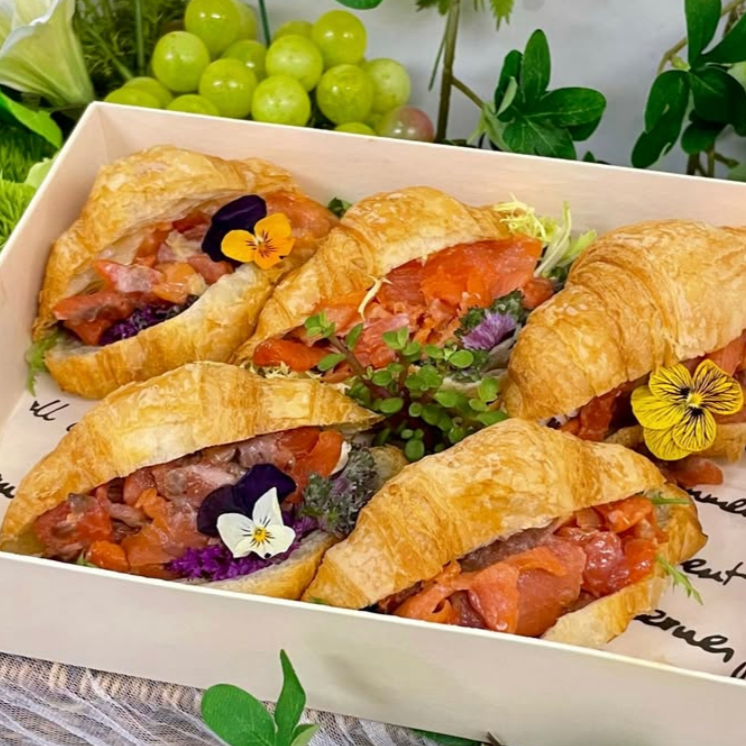 煙三文魚忌廉芝士牛角包