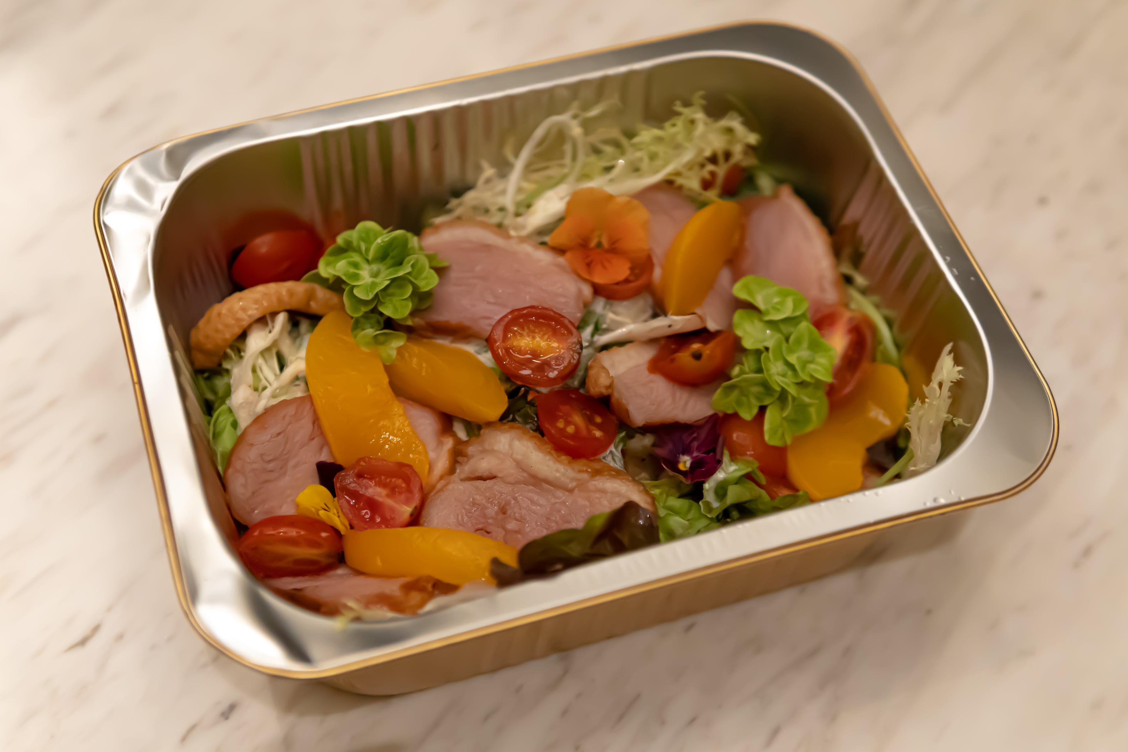 煎煙鴨胸粒配蜜桃